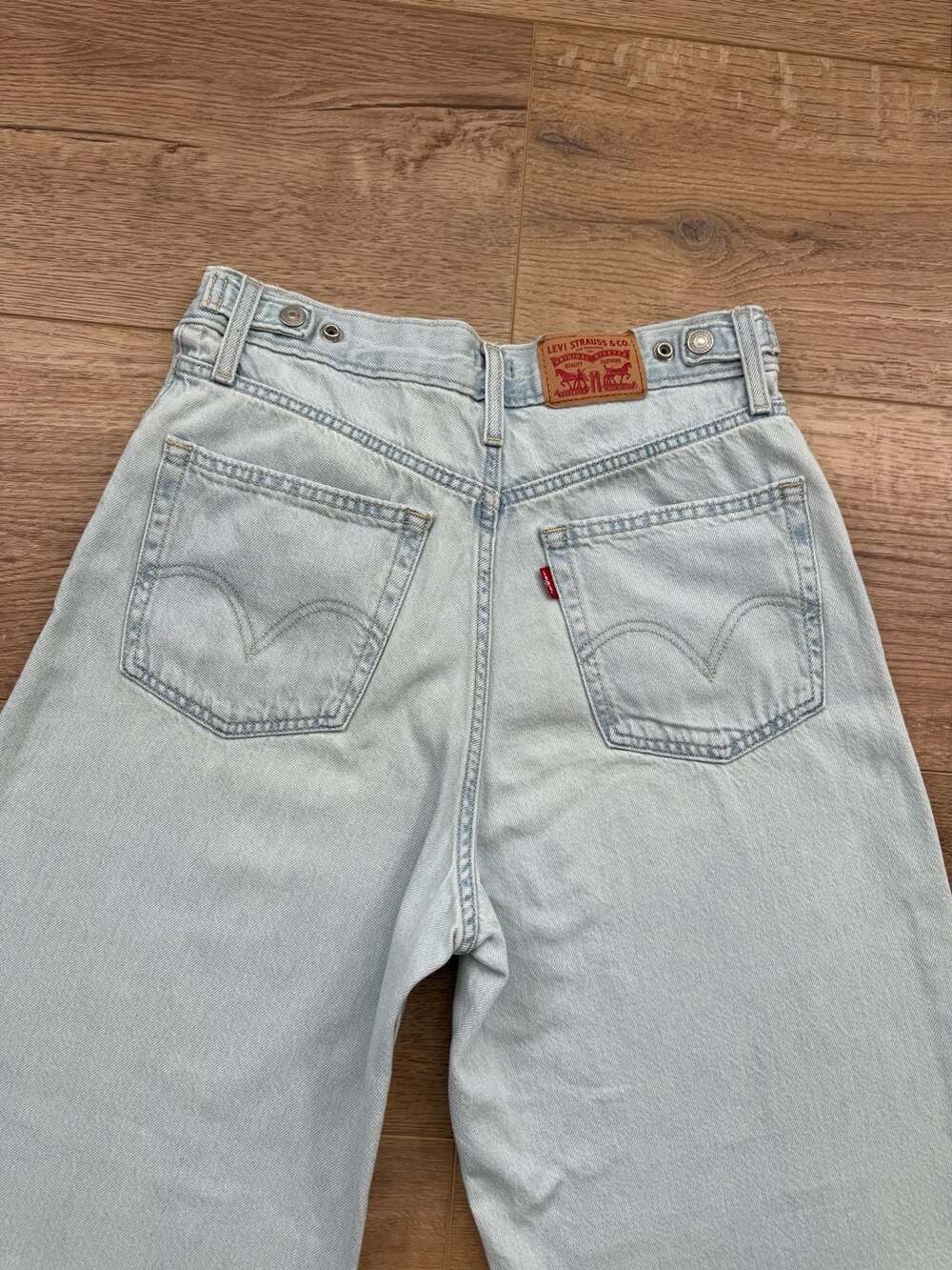Levi’s Cinch Baggy Jeans Womens 28 High Rise Wide Leg Light Wash 100% Cotton - Picture 13 of 16